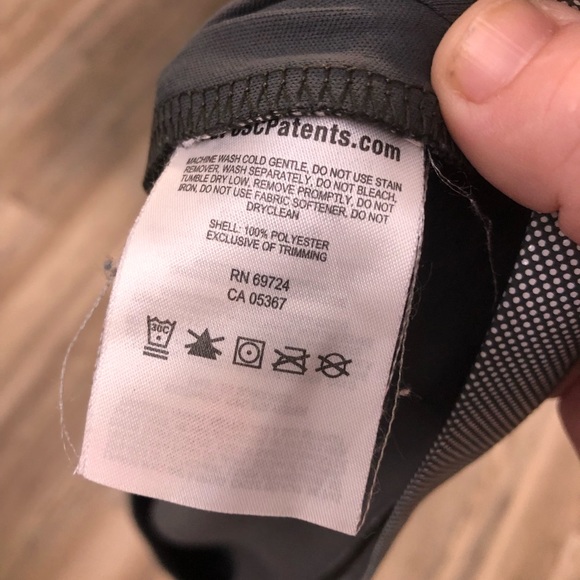 Columbia Omni Freeze Zero, reflective, 1/2 zip, long sleeve, NWOT 😁 - Picture 4 of 8